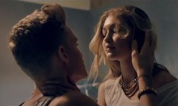WATCH: Cody Simpson & his girlfriend are so cute together in new music video